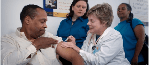 lady-doctor-giving-injection